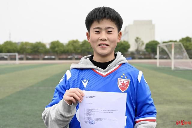 偷看25位女子撒尿